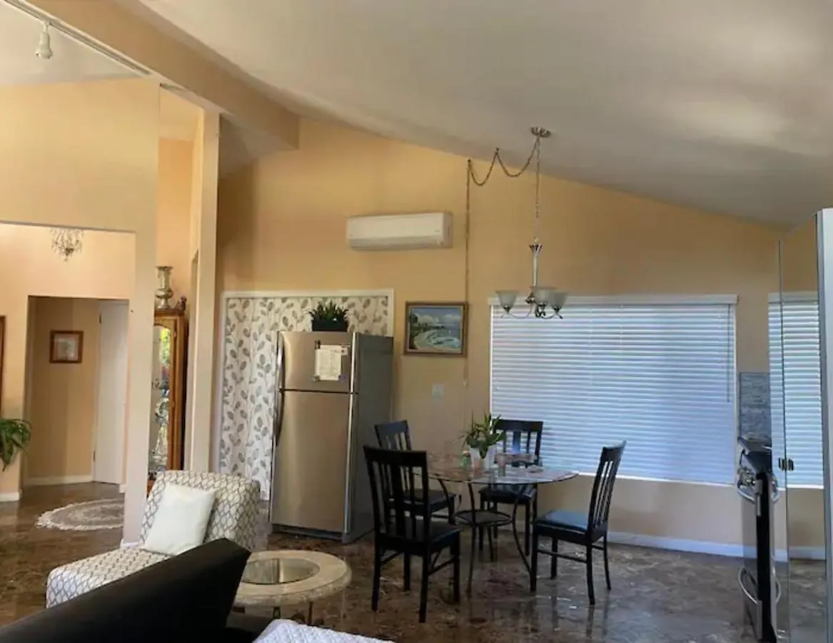 Large Luxury Studio With View In Santa Monica United States